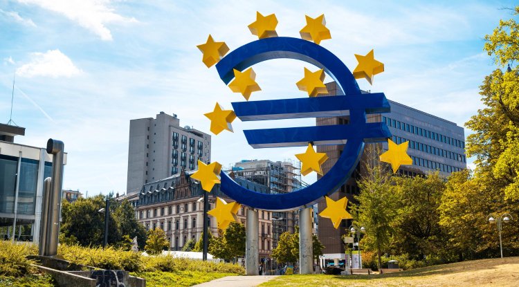 Turunkan Inflasi Prioritas Utama, ECB Rate Naik 50 Bps di Tengah Gejolak Perbankan Eropa